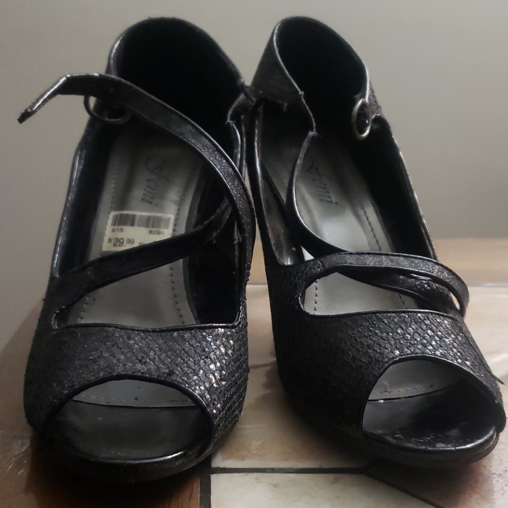 Femi heel - Picture 3 of 4